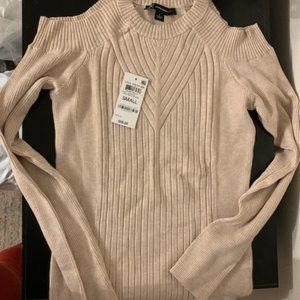 NWT WOMENS INC MACYS Ribbed Cold Shoulder SZ. small